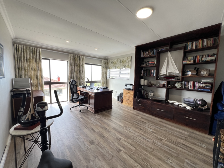 4 Bedroom Property for Sale in Wavecrest Eastern Cape
